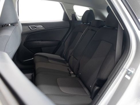 Used 2025 Kia Sportage LX FWD image 19