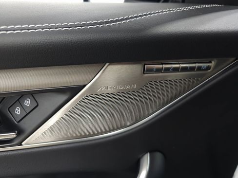 Certified 2025 Jaguar F-PACE R-Dynamic S image 13