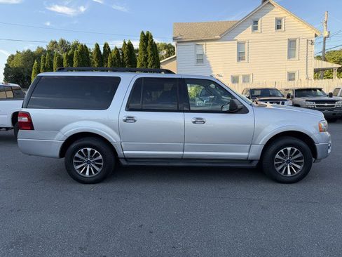 Used 2017 Ford Expedition EL XLT w/ Equipment Group 202A AWD/4WD image 6