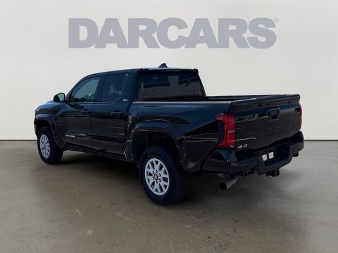 Certified 2025 Toyota Tacoma SR5 AWD/4WD image 5