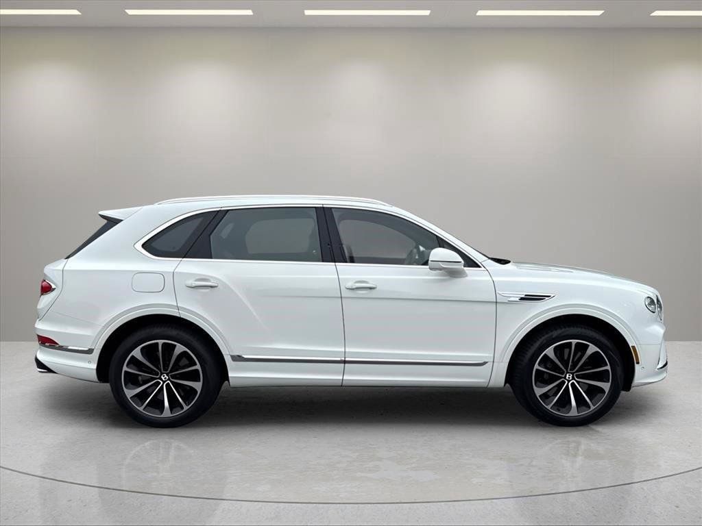 Used 2023 Bentley Bentayga AWD/4WD image 6