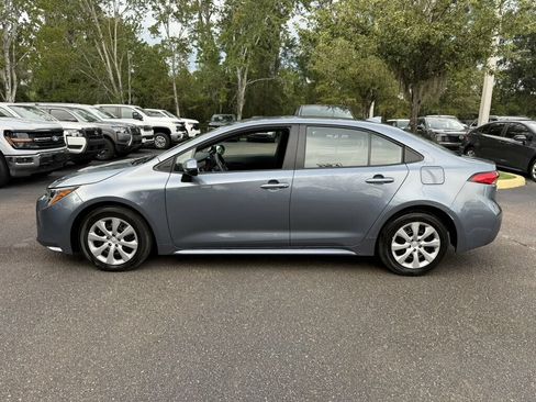 Used 2026 Toyota Corolla LE FWD image 2