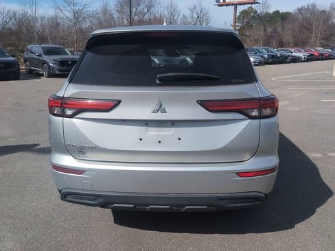 Used 2022 Mitsubishi Outlander ES image 7