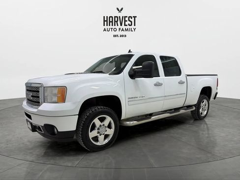 Used 2014 GMC Sierra 2500 Denali w/ Suspension Package, Off-Road image 1