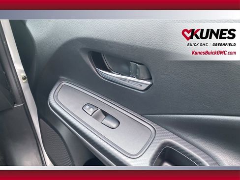 Used 2023 Nissan Versa SV image 37