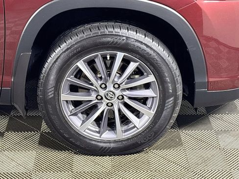 Used 2019 Toyota Highlander XLE AWD/4WD image 23