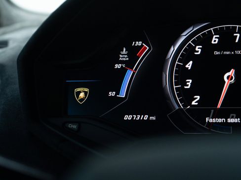 Used 2018 Lamborghini Huracan Performante image 12