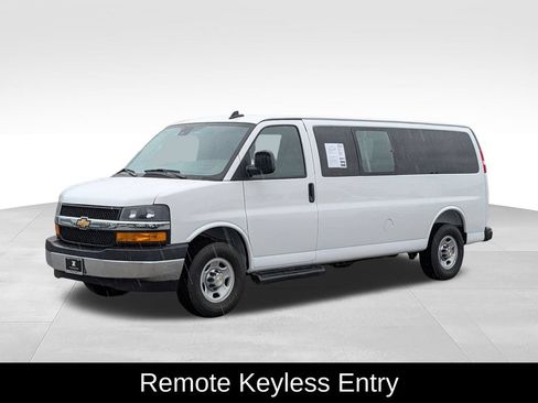 Used 2025 Chevrolet Express 3500 LT w/ LT Preferred Equipment Group RWD image 3