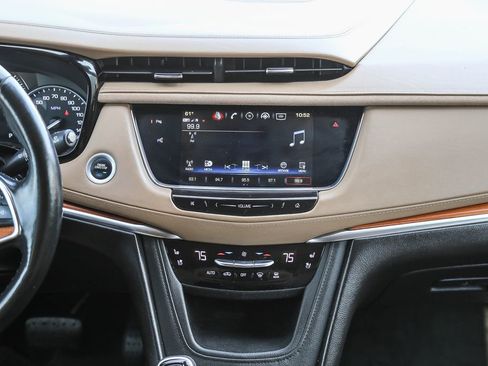 Used 2019 Cadillac XT5 Platinum image 12