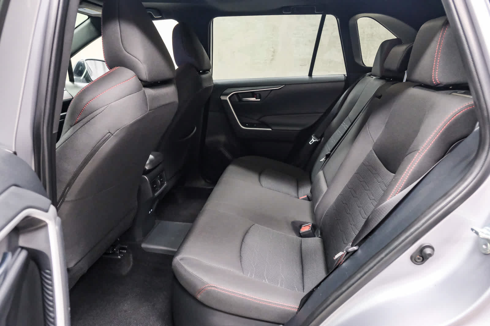 Used 2024 Toyota RAV4 SE w/ Weather & Moonroof Package AWD/4WD image 21