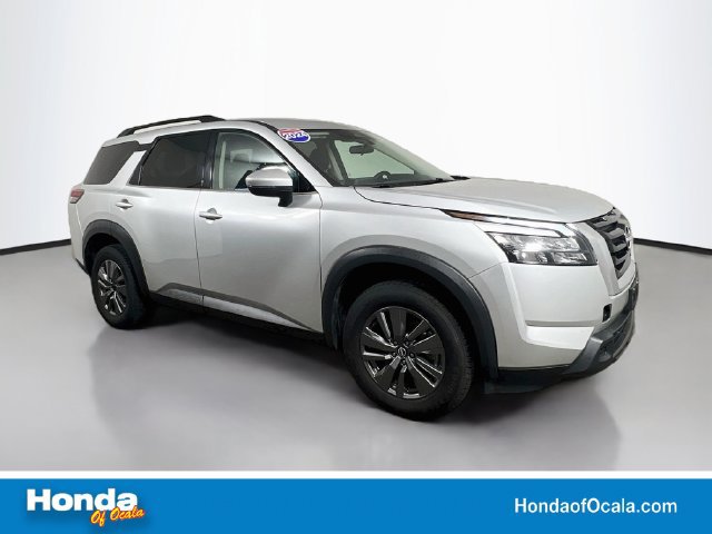Used 2024 Nissan Pathfinder SV FWD image 1