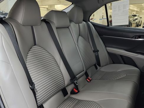 Used 2022 Toyota Camry SE w/ Carpet Mat Package (TMS) image 21