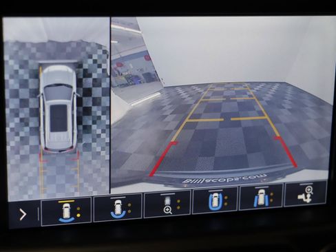 Used 2019 GMC Terrain Denali w/ Advanced Safety Package image 11