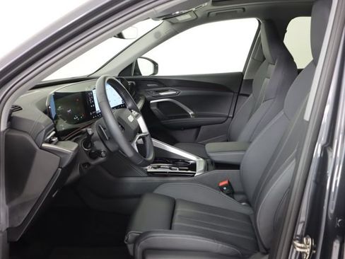 Used 2025 Audi Q5 Premium AWD/4WD image 12