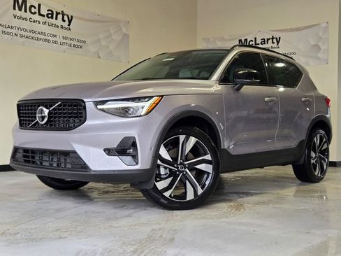 New 2026 Volvo XC40 B4 Plus w/ Climate Package FWD image 3