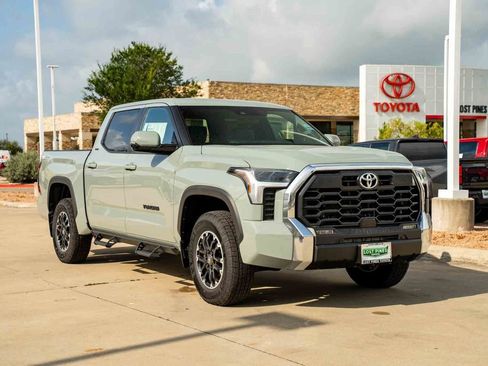 New 2026 Toyota Tundra SR5 AWD/4WD image 4