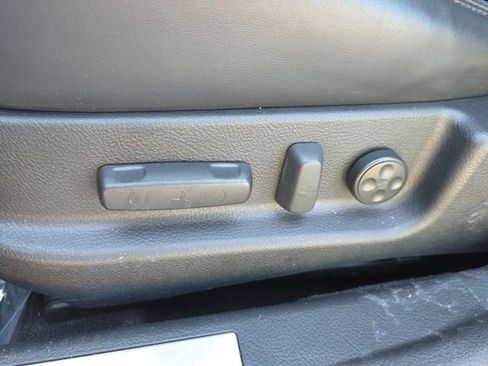 Used 2013 Hyundai Genesis 3.8 w/ Technology Pkg image 7