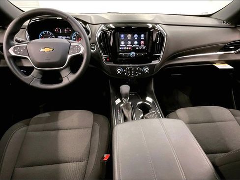Used 2023 Chevrolet Traverse LT image 15