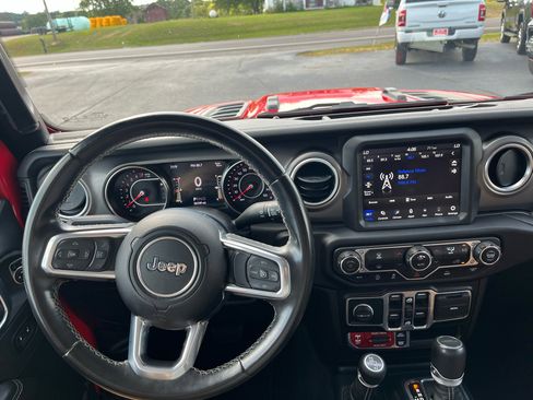 Used 2021 Jeep Gladiator Rubicon w/ Uconnect 4C Nav & Sound Group image 14