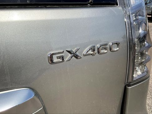 Used 2021 Lexus GX 460 Luxury w/ Accessory Package AWD/4WD image 10