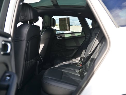 Certified 2026 Porsche Macan AWD/4WD image 14