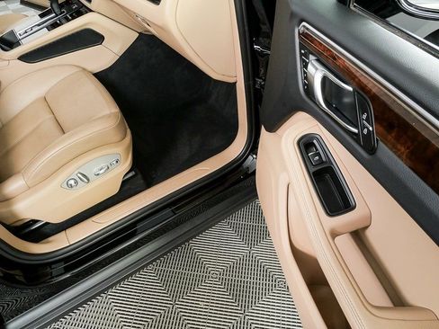 Certified 2023 Porsche Macan Turbo image 25