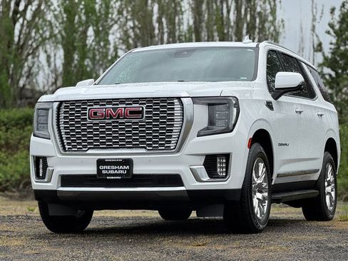 Used 2024 GMC Yukon Denali AWD/4WD image 3