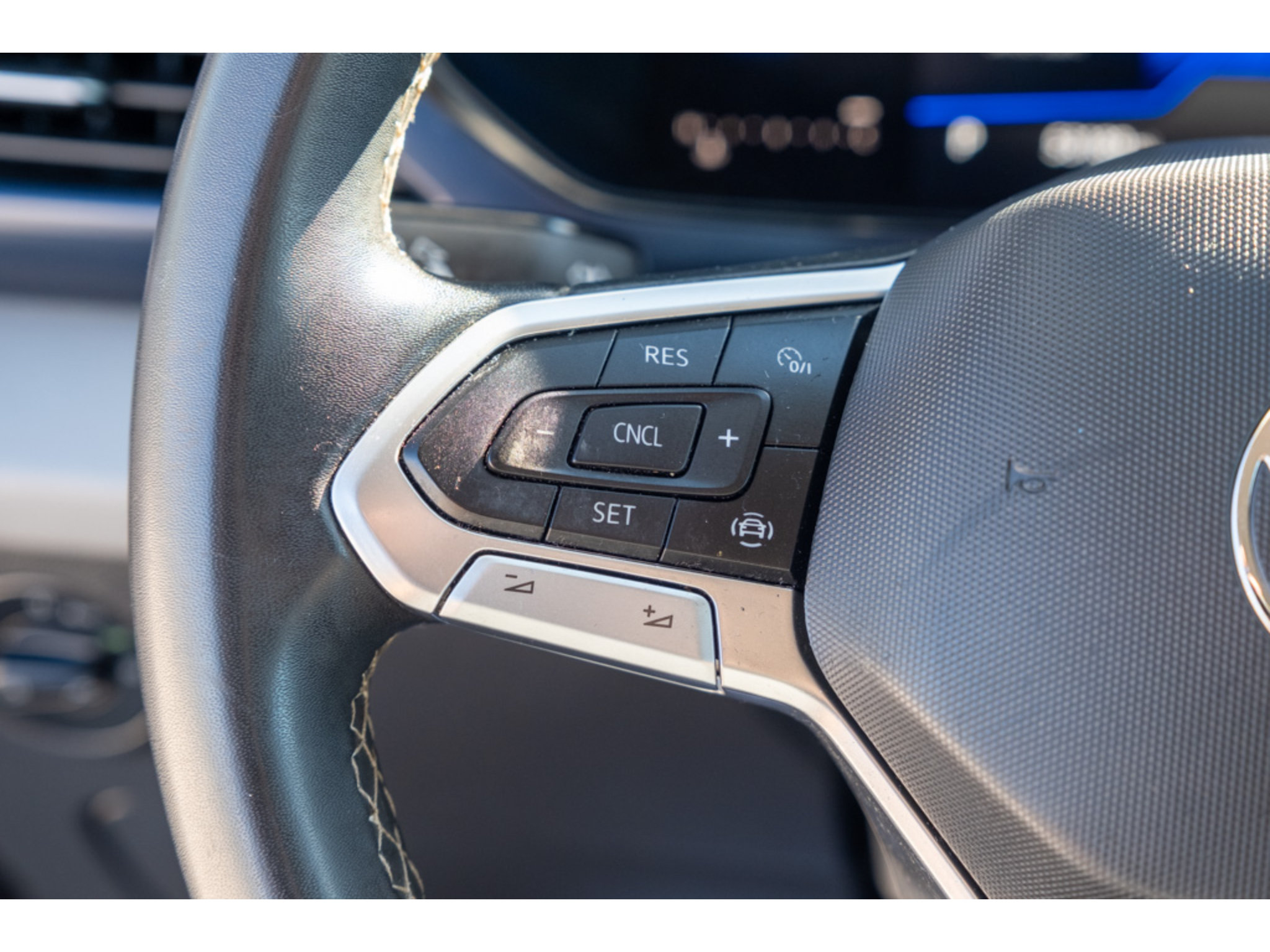Used 2022 Volkswagen Taos SE FWD image 18