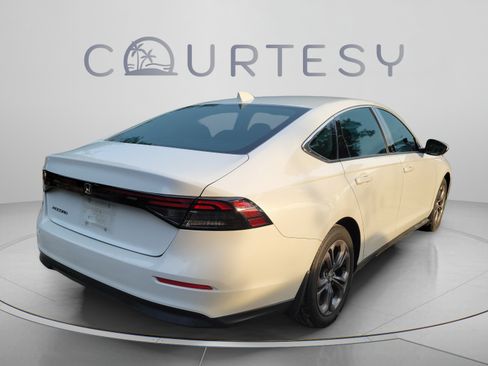 Used 2023 Honda Accord EX image 19