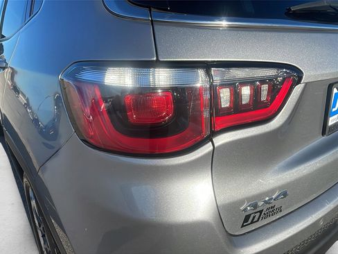 Used 2018 Jeep Compass Limited w/ Navigation Group image 11