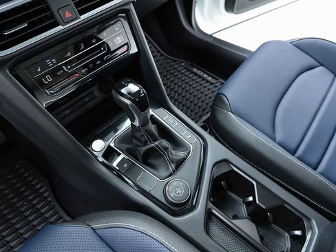 New 2025 Volkswagen Taos SEL image 24