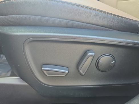 Used 2020 Ford Escape Titanium AWD/4WD image 30