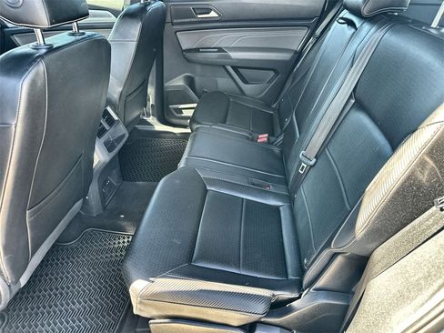 Used 2022 Volkswagen Atlas Cross Sport SE image 16