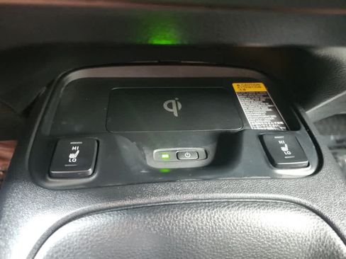 Used 2025 Toyota Corolla XSE FWD image 19