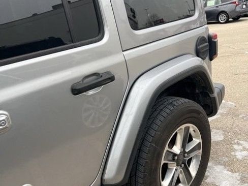 Used 2019 Jeep Wrangler Unlimited Sahara AWD/4WD image 8
