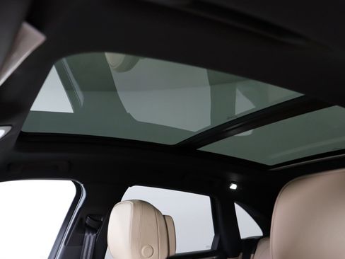 Used 2025 Porsche Macan image 16