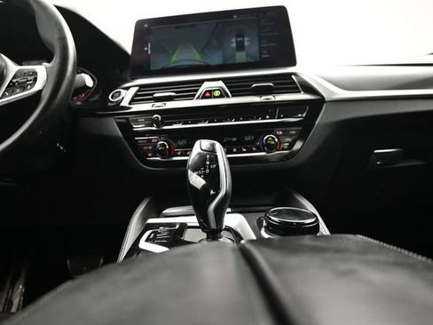 Used 2021 BMW M550i xDrive w/ Dynamic Handling Package AWD/4WD image 12