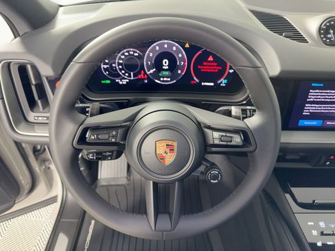 Used 2026 Porsche Cayenne S image 18