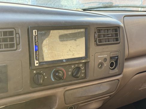 Used 1999 Ford F350 XL image 15