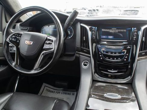 Used 2016 Cadillac Escalade Platinum image 36