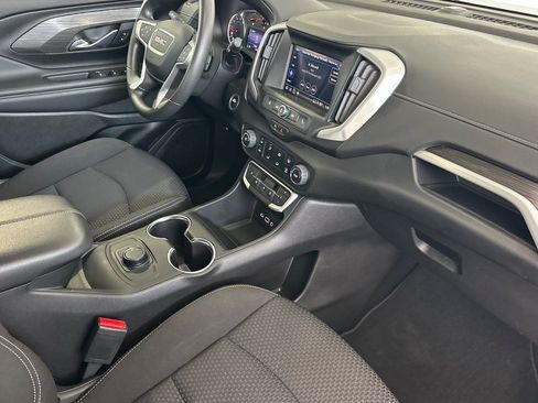 Used 2024 GMC Terrain SLE w/ Elevation Edition image 16