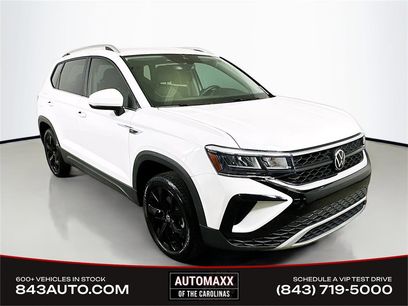 Used 2023 Volkswagen Taos SE w/ Black Wheel Package