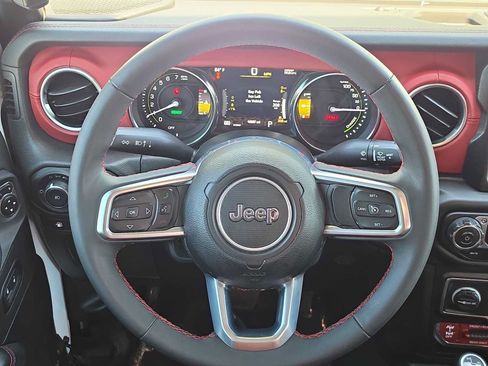 Used 2023 Jeep Wrangler Unlimited Rubicon 4xe AWD/4WD image 19