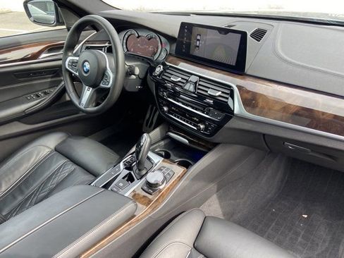 Used 2018 BMW M550i xDrive image 24