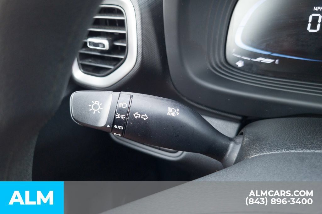 Certified 2026 Hyundai Venue SE FWD image 32