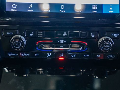 New 2025 Jeep Grand Cherokee Limited image 23