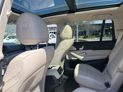 Used 2022 Mercedes-Benz GLS 450 4MATIC image 21