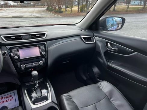 Used 2016 Nissan Rogue SL w/ SL Premium Package image 29