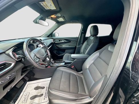 Used 2021 Chevrolet TrailBlazer RS w/ Technology Package FWD image 21