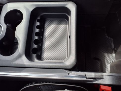 New 2026 RAM 2500 Laramie AWD/4WD image 10